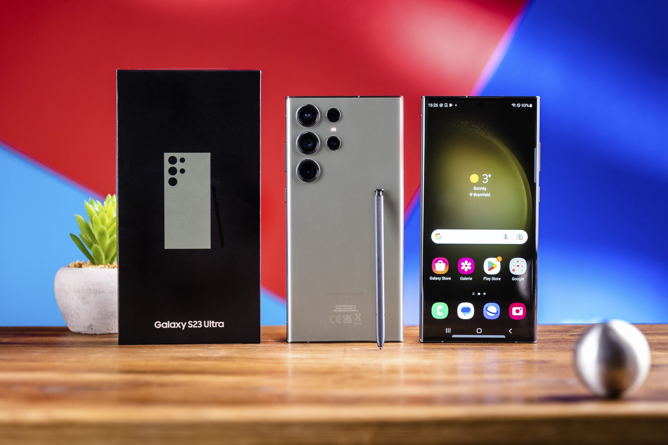 Galaxy S23 im Test: Vorne, hinten und Verpackung
