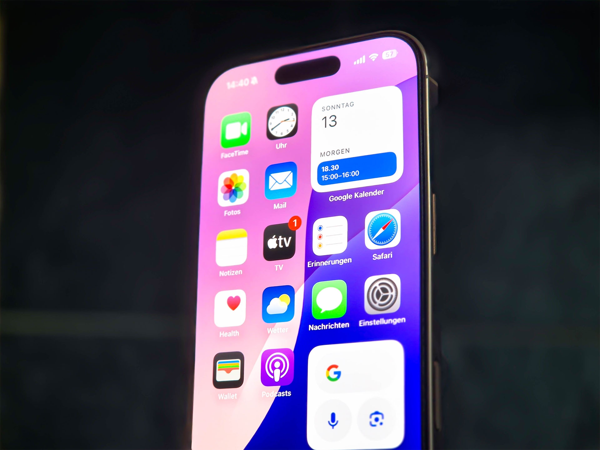 iPhone 16 Pro Display