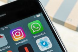 WhatsApp Icon auf Smartphone WhatsApp auf dem Homescreen