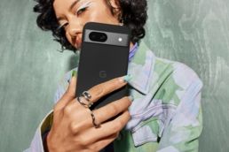 Das Google Pixel 8a (Bild) ist offiziell in den Verkauf gestartet Google Pixel 8a Kamera