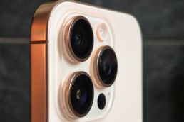 Das iPhone 16 Pro (Bild) gehört definitiv zu den besten iPhones iPhone 16 Pro Kameralinsen