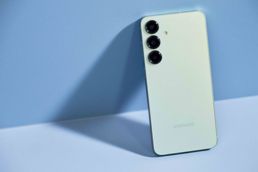 Samsung bietet das Galaxy S25 noch mit 128 GB Speicher an. Das kann für viele Nutzer heutzutage zu wenig sein. Samsung Galaxy S25