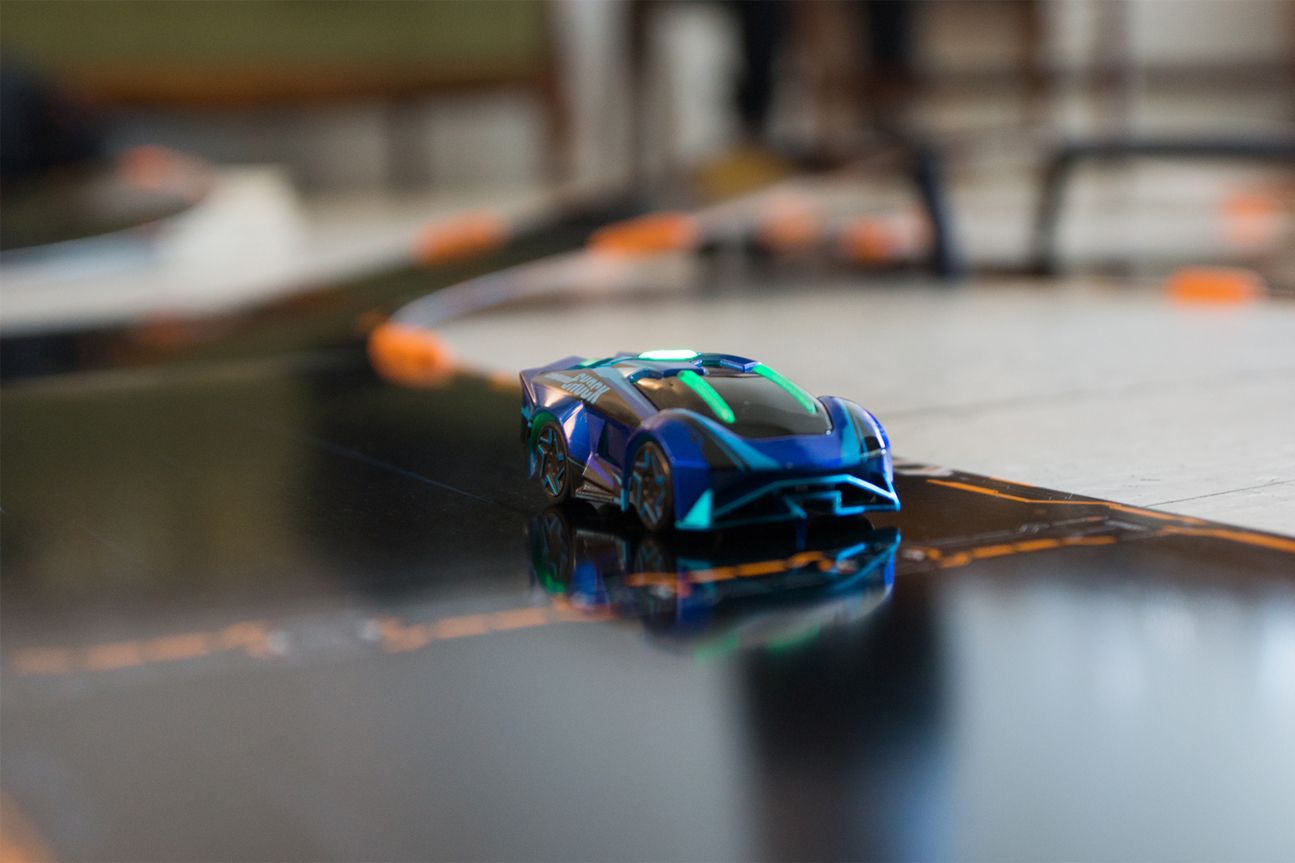 Anki Overdrive im Test Die coole CarreraBahn 2.0 ⊂·⊃