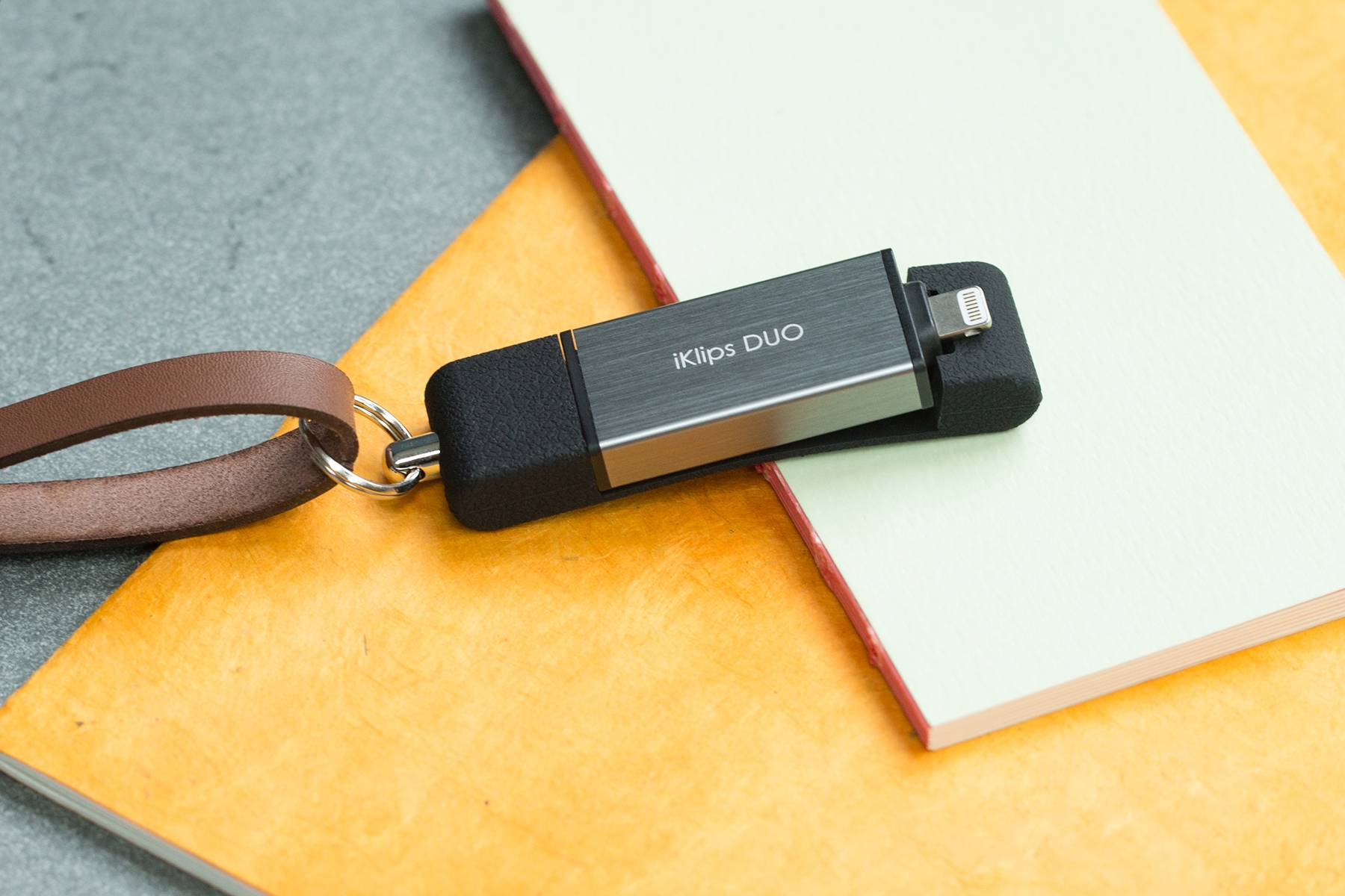 iKlips Duo: Schicker Speicherstick für das iPhone.